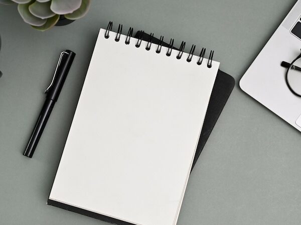 突然の電話ももう大丈夫！伝言メモ・電話メモの書き方