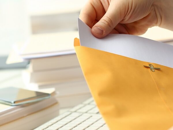御中？様？各位？ビジネス場面での宛名の正しい書き方を徹底解説
