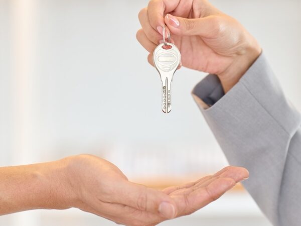 特区民泊とは？普通の民泊と何が違う？メリット・デメリットを解説